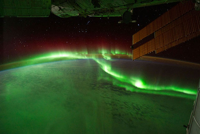 aurore boreale vue du ciel