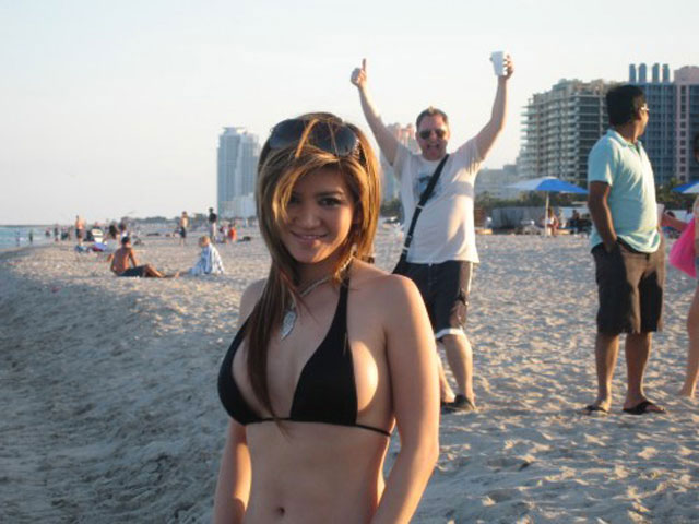 bikini photobomb