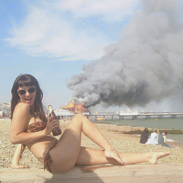 bikini bateau en feu