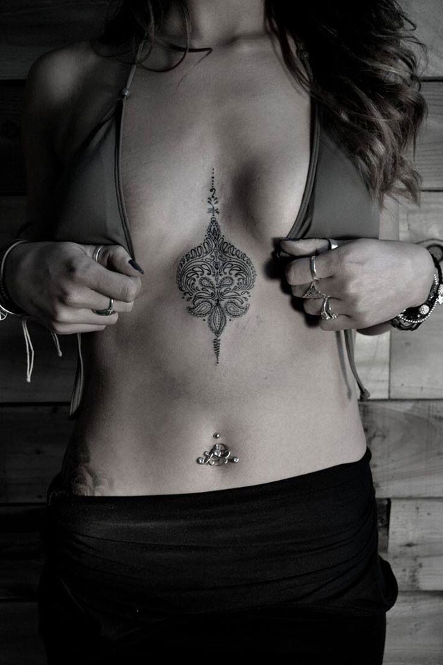 tatouage seins