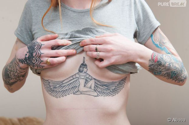 tatouage sternum