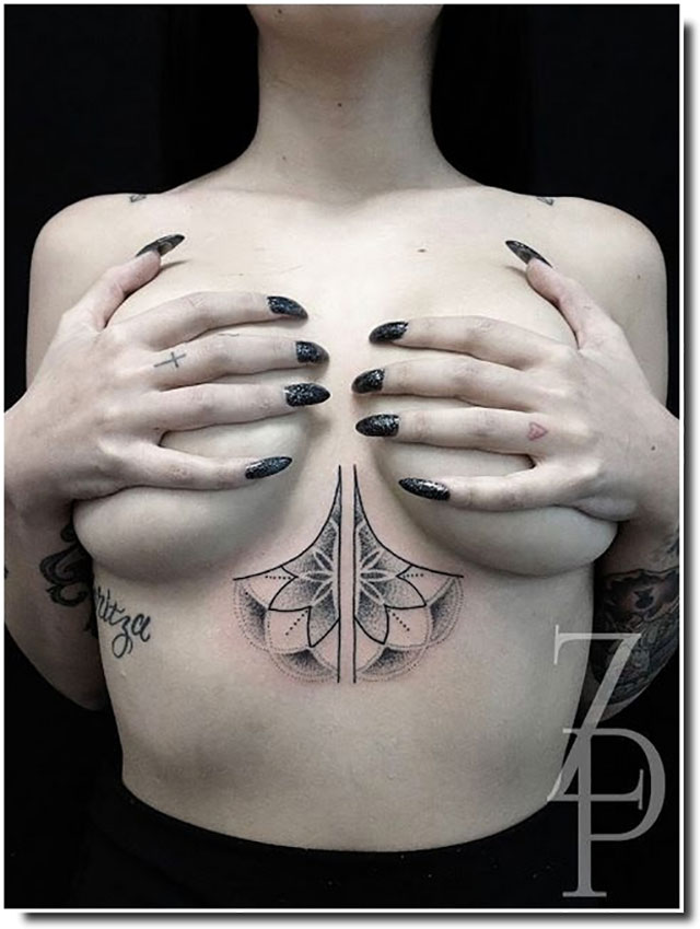 tatouage femme nue