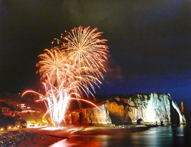 Feu d’artifice d’Etretat